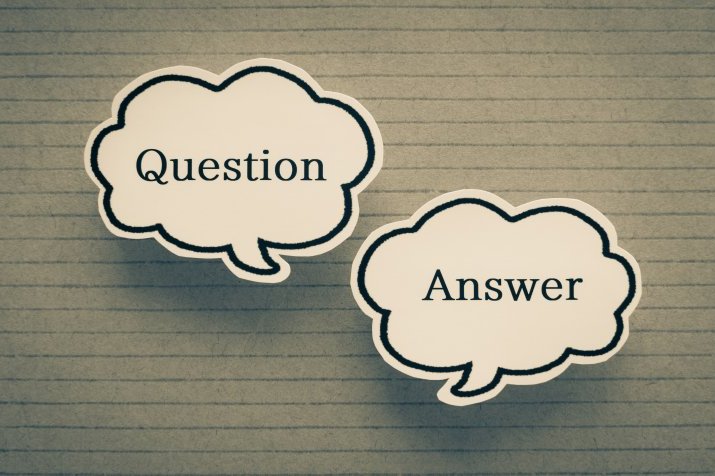 吹き出しに書かれたQuestion・Answerの文字